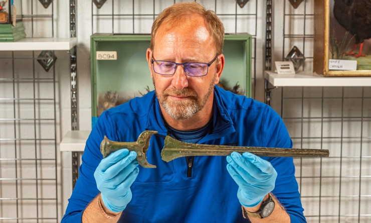 Za 600 korun půl milionu: Ztracený detektorista objevil unikátní rapír z doby bronzové